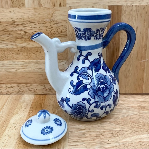 Vintage BOMBAY  Blue & White Ceramic 7” Teapot - Picture 9 of 11